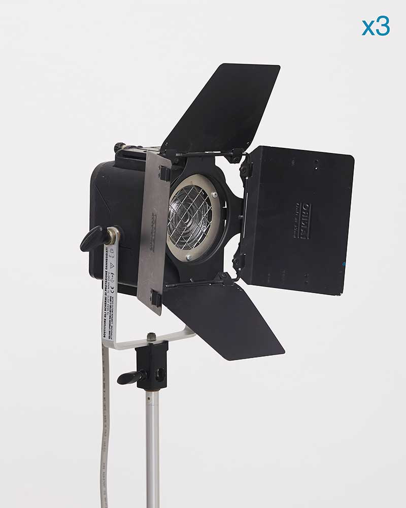 StudioZOOM Noleggio studio fotografico a Milano con luci continue