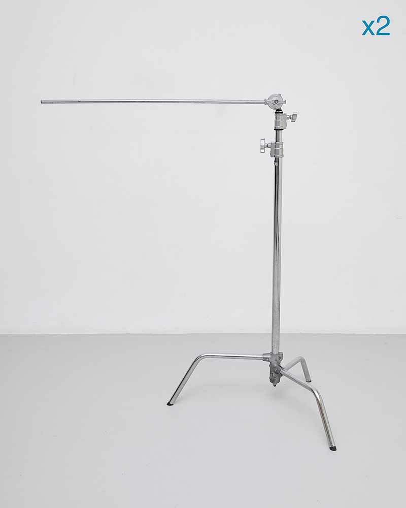 StudioZOOM Noleggio studio fotografico a Milano con stativi e treppiedi