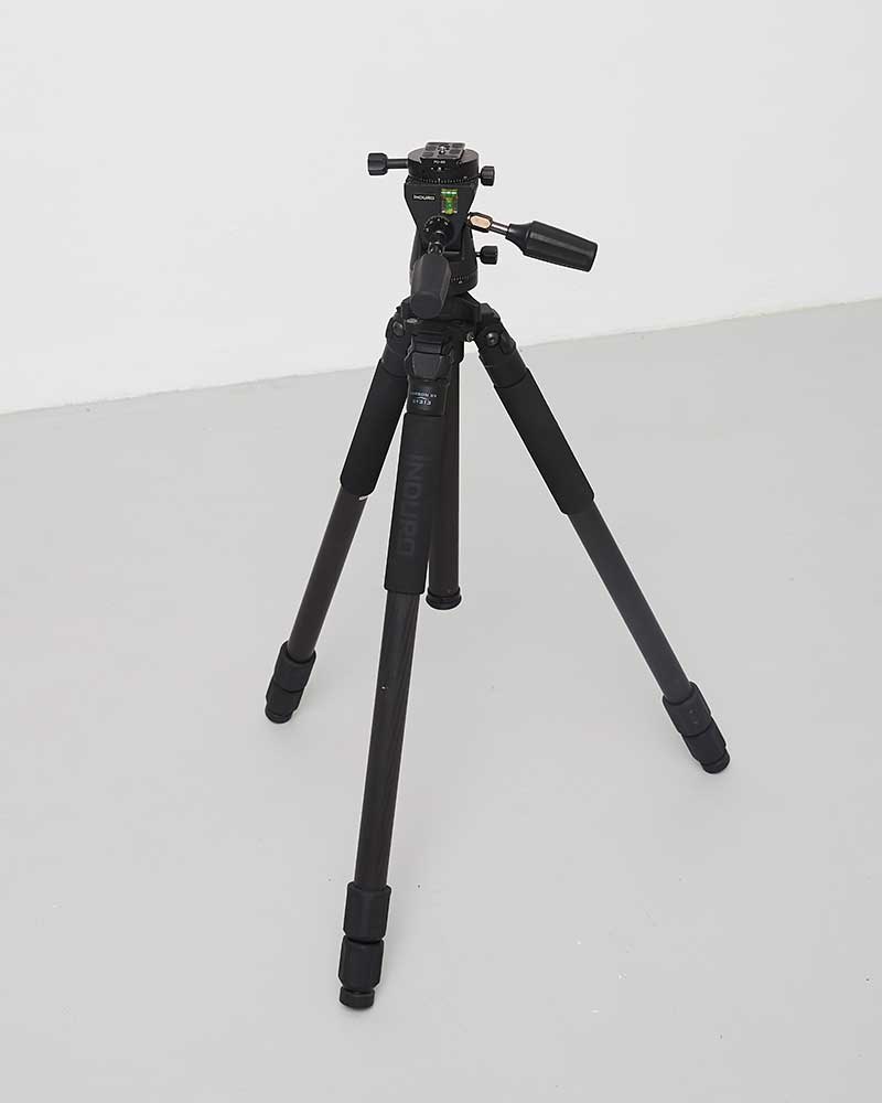 StudioZOOM Noleggio studio fotografico a Milano con stativi e treppiedi